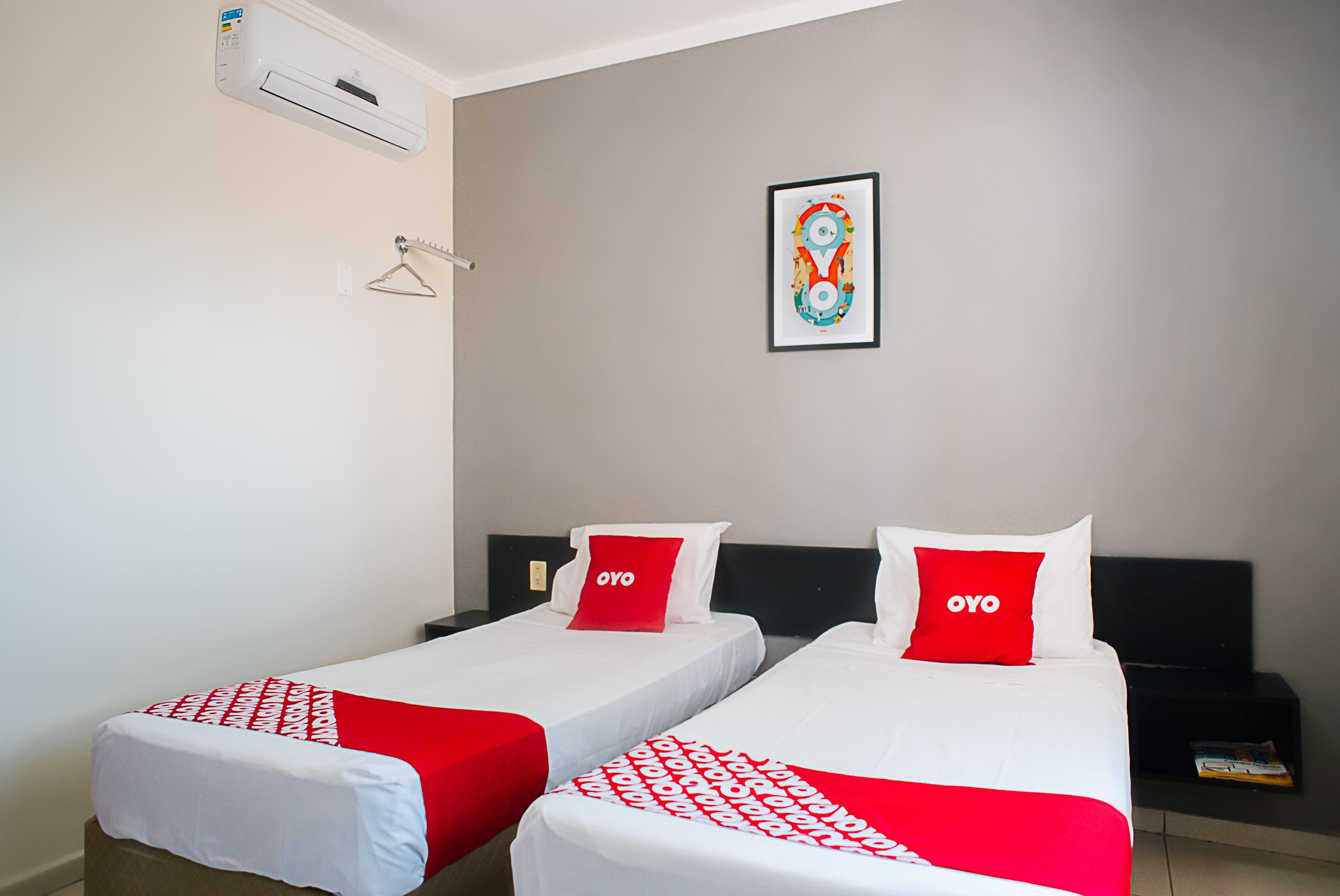 Oyo Cerrado Hotel, Campo Grande Κάμπο Γκράντε Εξωτερικό φωτογραφία A room at an OYO hotel in India